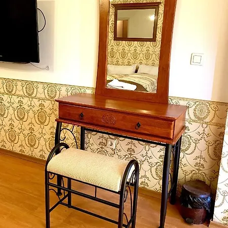 Guest With Living Room, Dining And Kitchen Next To Center Apartment Sofia