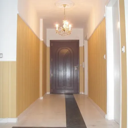 Guest With Living Room, Dining And Kitchen Next To Center София