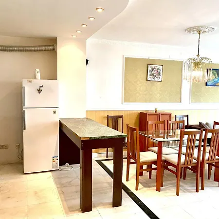 Guest With Living Room, Dining And Kitchen Next To Center София