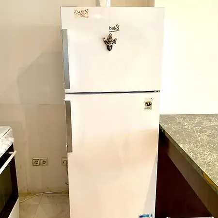 Guest With Living Room, Dining And Kitchen Next To Center Апартаменты София