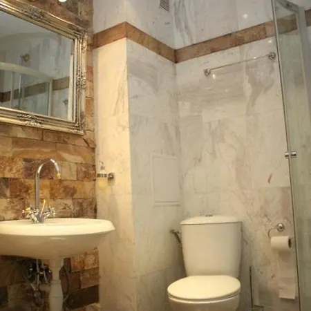 Guest With Living Room, Dining And Kitchen Next To Center София